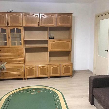 Apartament Confortabil بيتستِ المظهر الخارجي الصورة